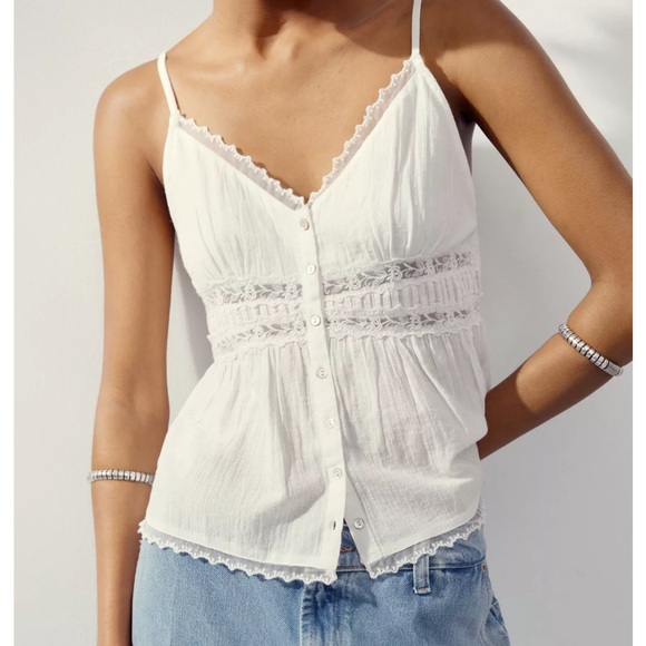 Zara Tops - Zara Cinched waist top white lace summer